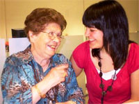 La convivència entre joves i persones grans