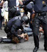 Mossos antiavalots: humans o robots?